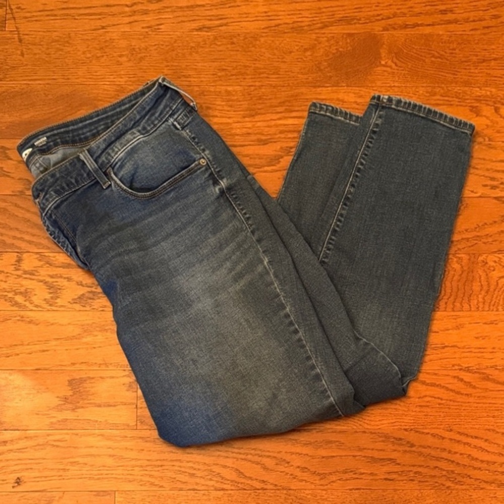 Old Navy Women's 16S Rockstar Super Skinny Low Rise Jeans Short Length